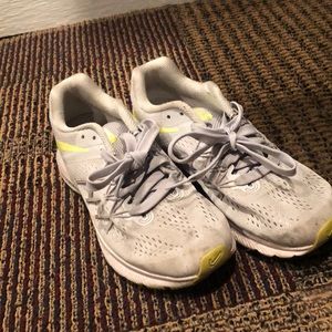 Nike tennis shoes
